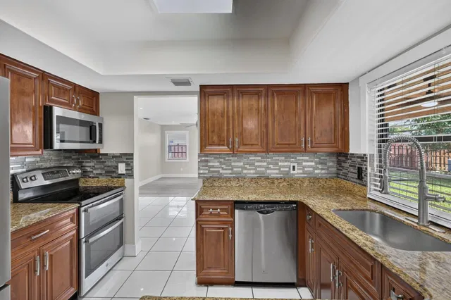 West Palm Beach Residence photo 32
