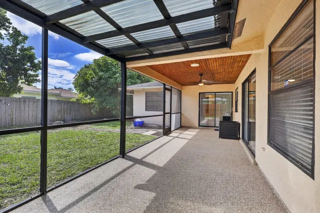 West Palm Beach Residence photo 37