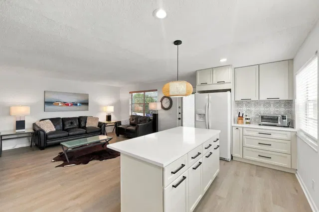 Residence photo 2