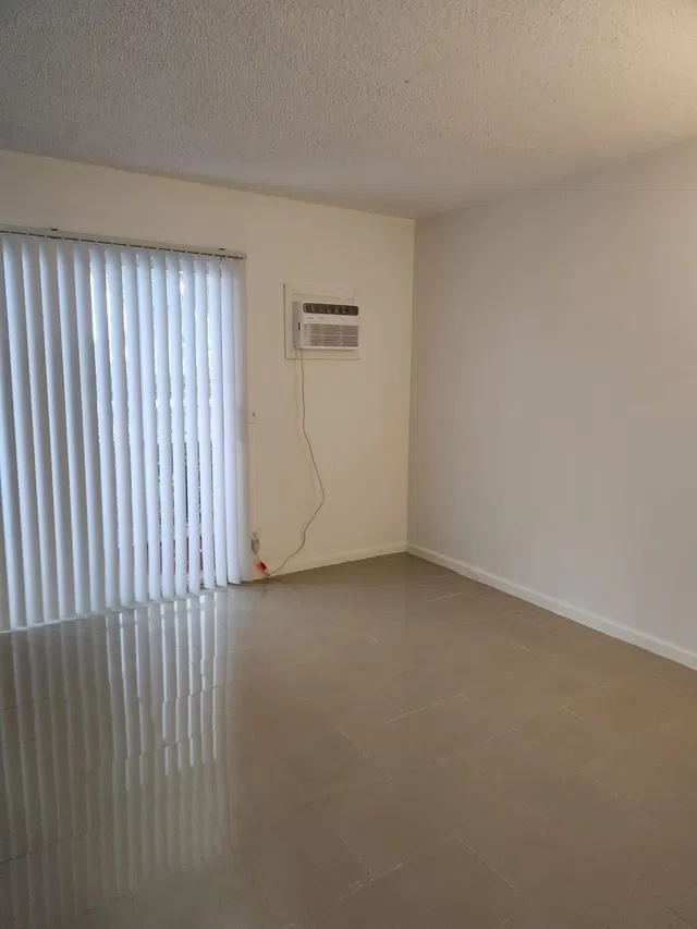 Unit 5 photo 6
