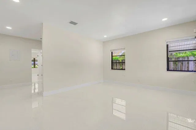 Residence photo 4