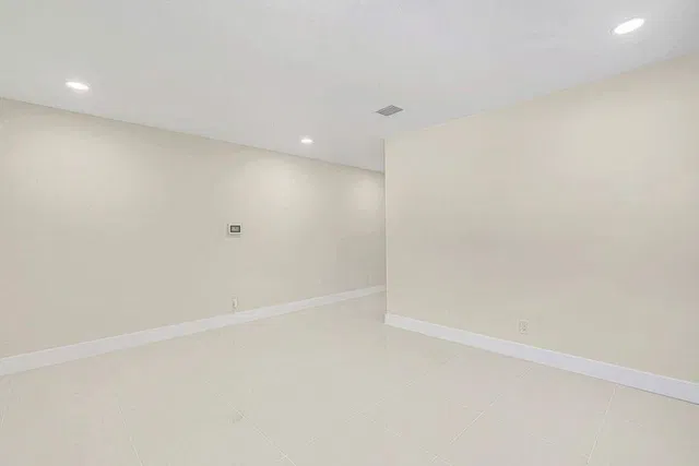  Residence photo 5
