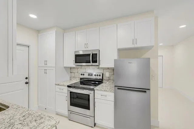  Residence photo 9