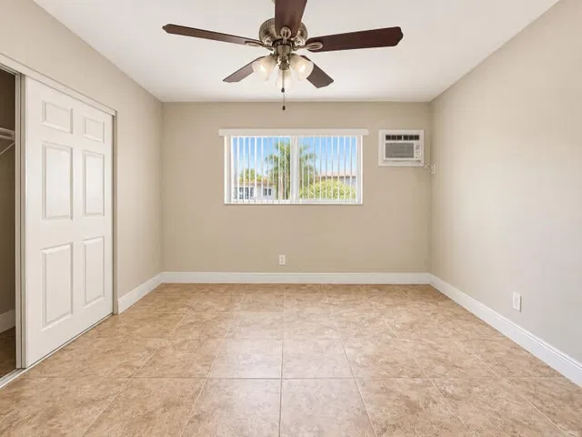 Unit 14 photo 4