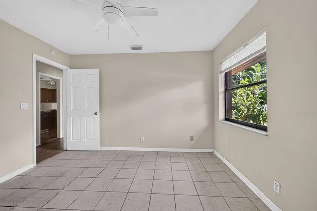 Residence photo 9
