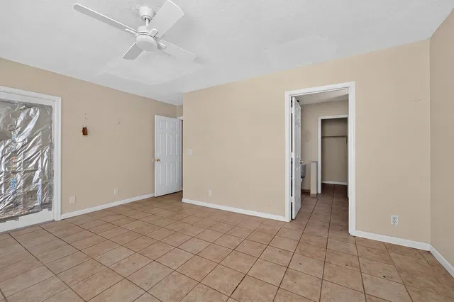 Residence photo 25