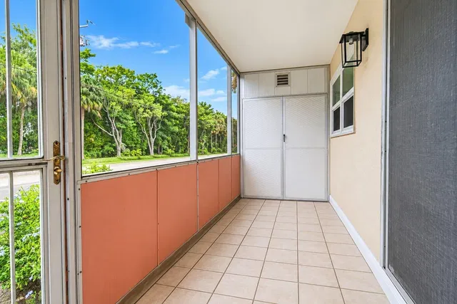 Residence photo 26