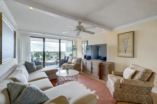 Unit 503 photo 12