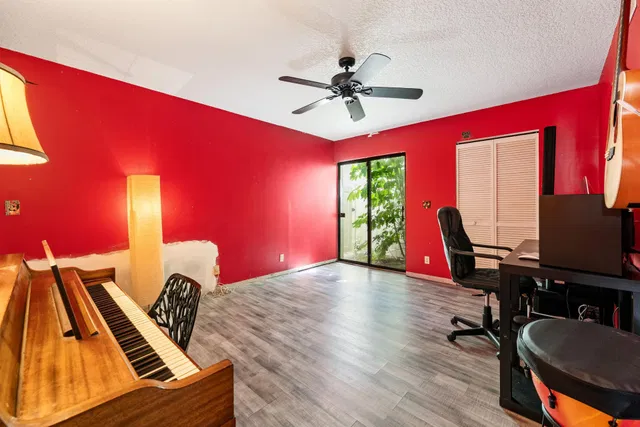  Residence photo 19