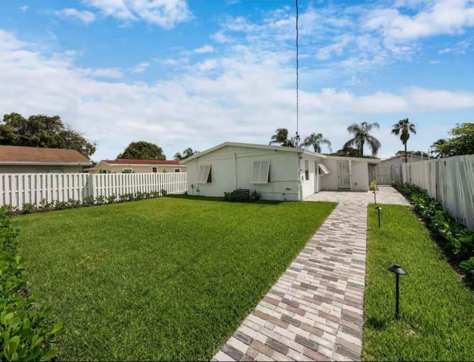 Residence photo 2