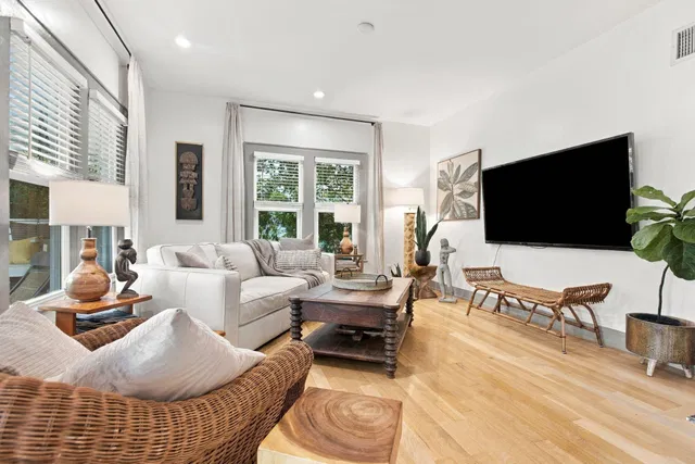  Residence photo 14