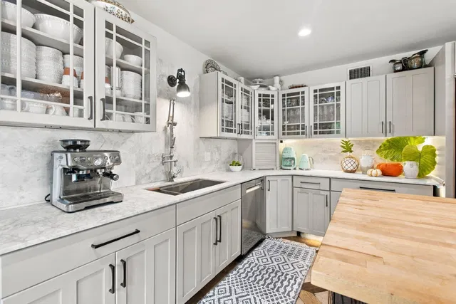  Residence photo 24