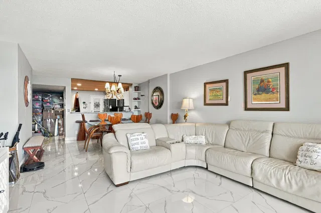 Singer Island Unit 611 photo 5