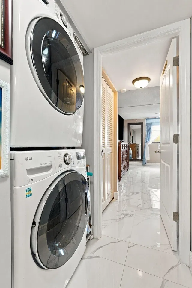 Singer Island Unit 611 photo 9