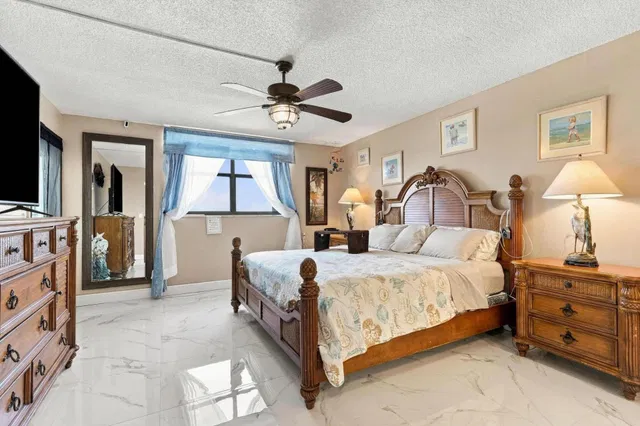 Singer Island Unit 611 photo 11