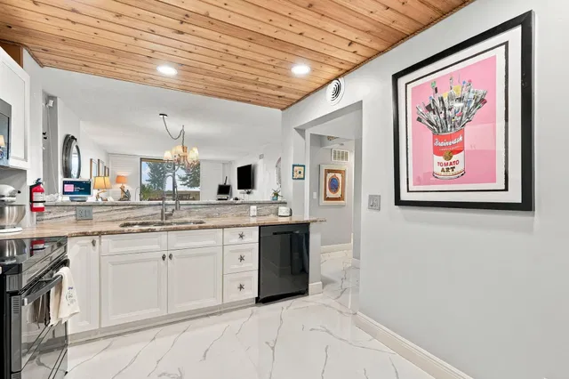 Singer Island Unit 611 photo 20