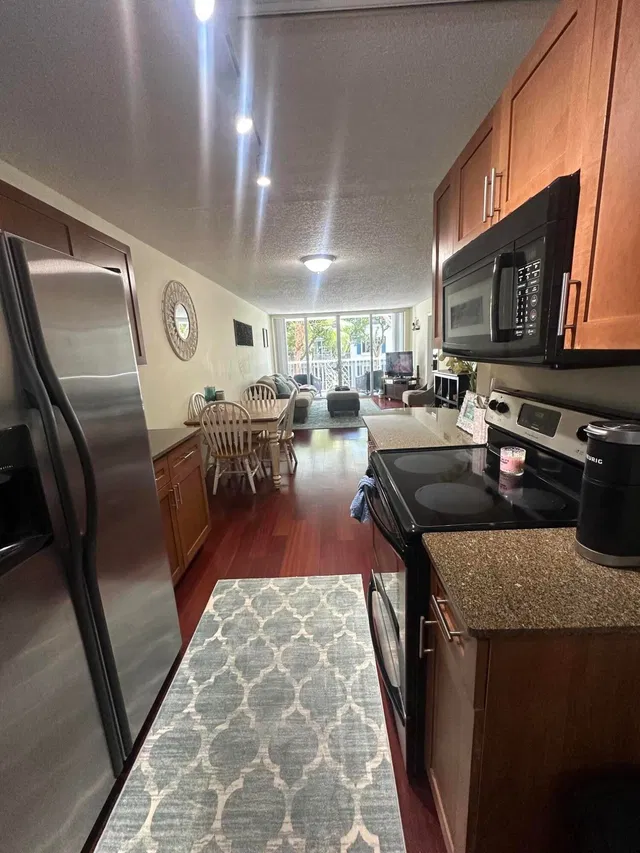 Unit 207 photo 6
