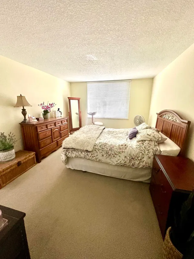 Unit 207 photo 7