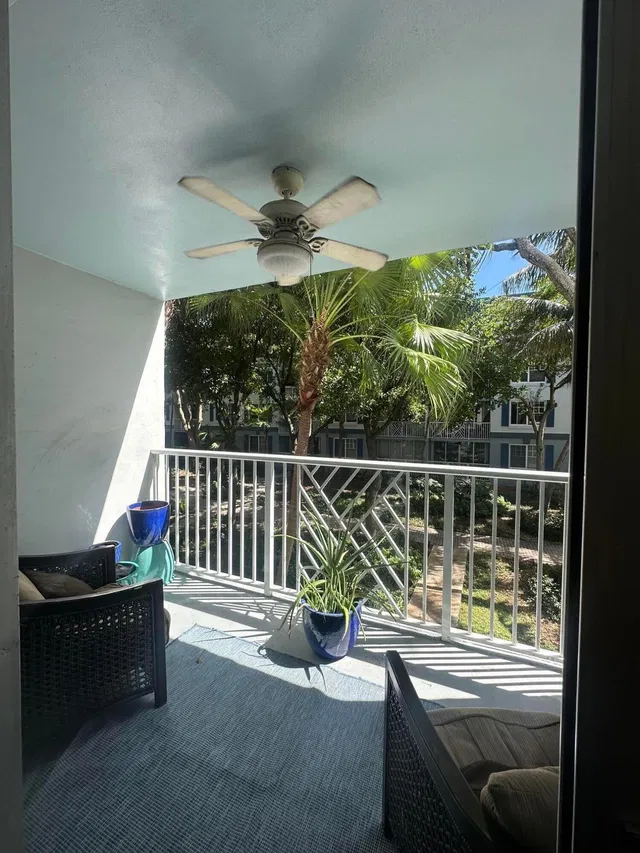 Unit 207 photo 9