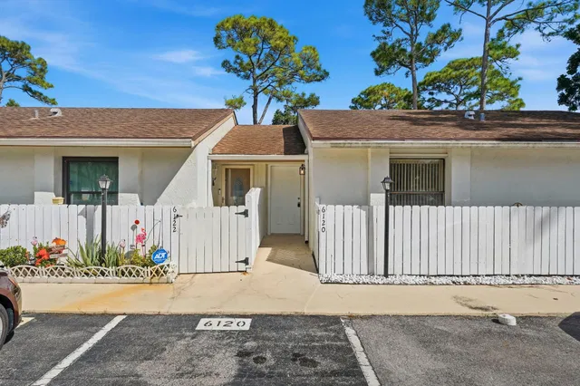 Residence photo 2