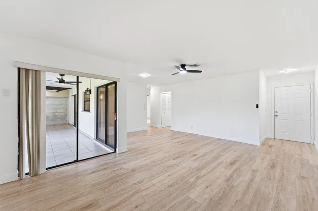 Residence photo 3