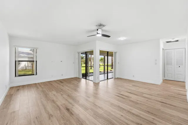 Residence photo 4