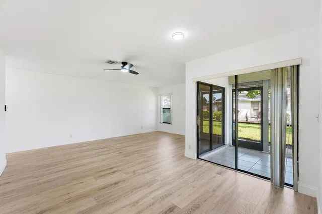 Residence photo 5