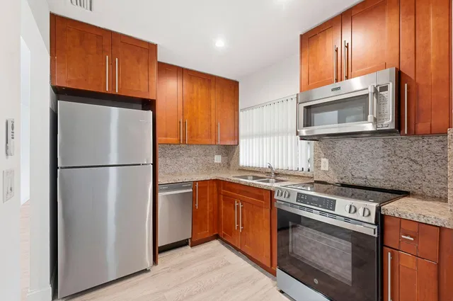 Residence photo 8