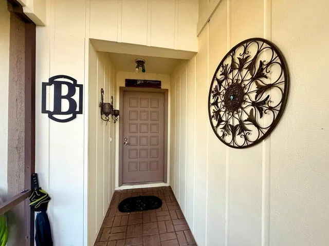 Residence photo 2