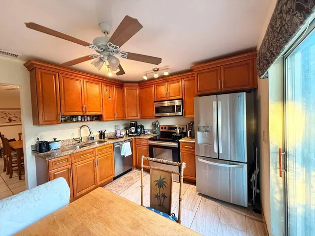 Residence photo 3