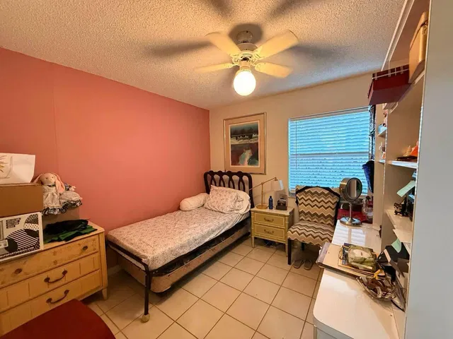 Residence photo 10