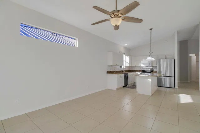 Residence photo 22
