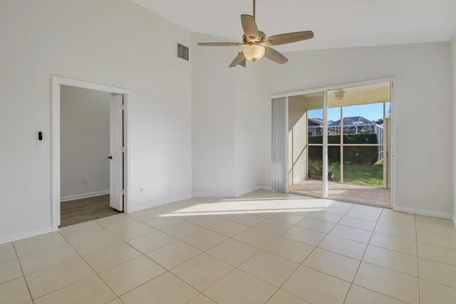Residence photo 25
