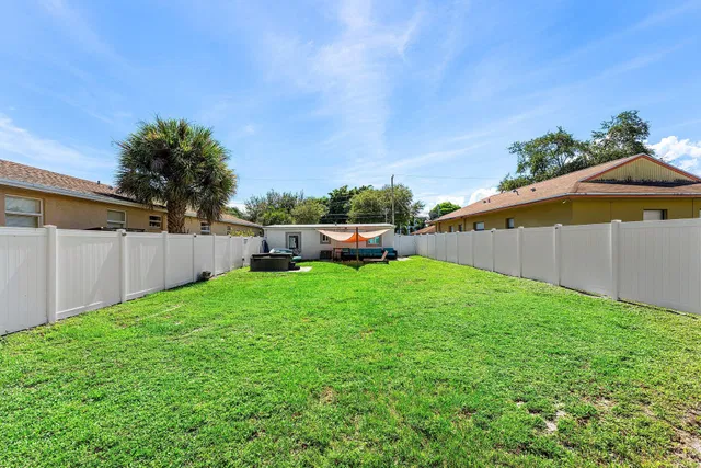  Residence photo 24