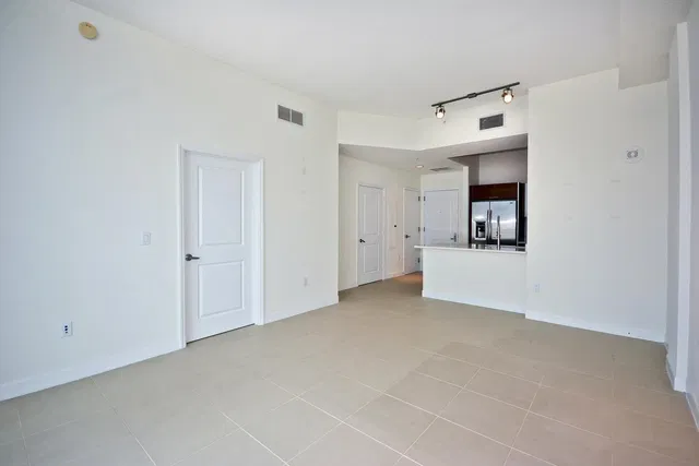 The Edge Unit 841 photo 11