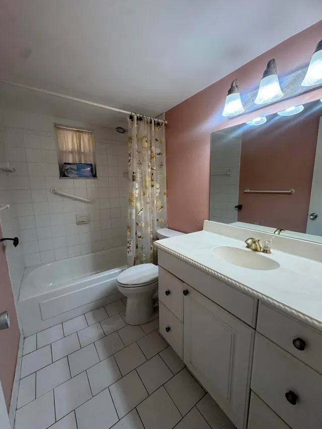 Unit Apt 203 photo 16