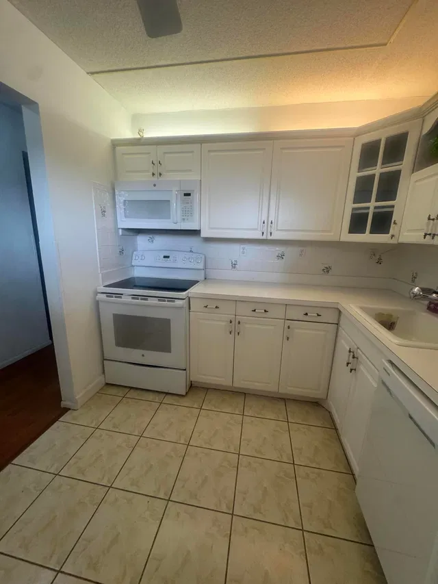 Unit Apt 203 photo 23