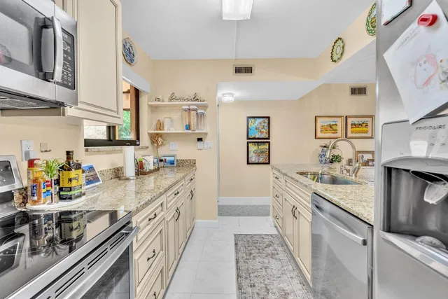 Unit 105 photo 15
