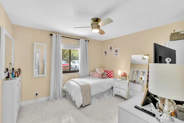 Unit 105 photo 26