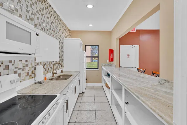 Unit 105 photo 39