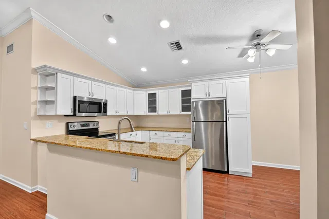 Residence photo 5