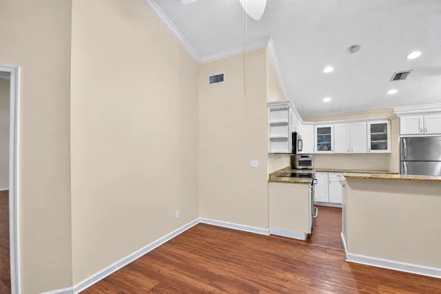 Residence photo 8