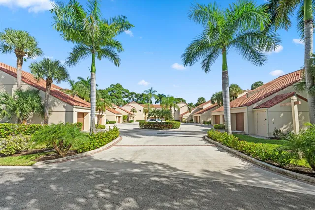PGA National Palm Beach Gardens Unit 1160 photo 14