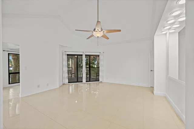 PGA National Palm Beach Gardens Unit 1160 photo 17