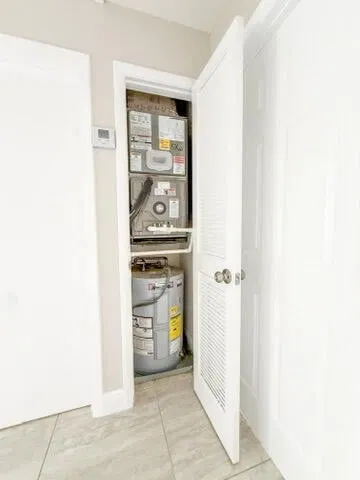 Unit Unit 9 photo 15