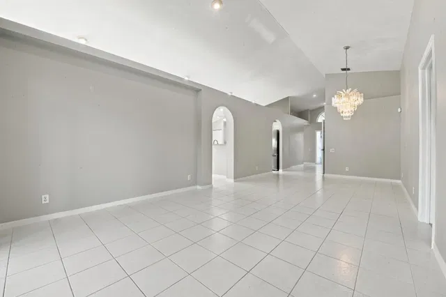 Residence photo 18