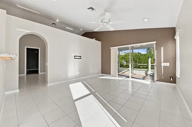 Residence photo 26