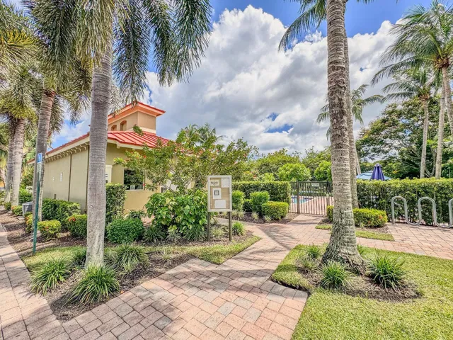  Residence photo 24