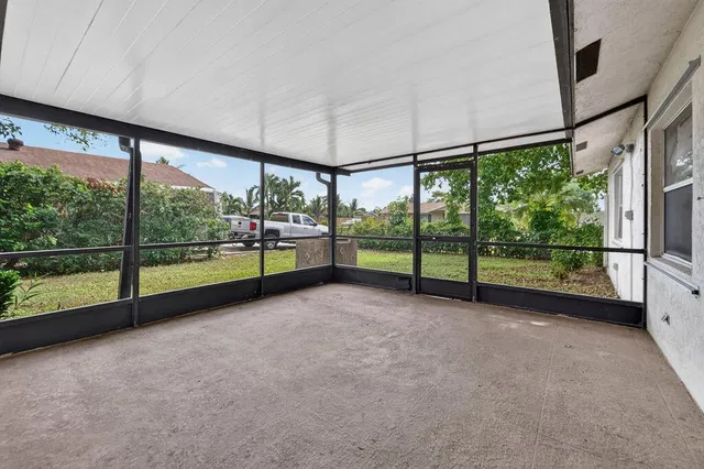 Residence photo 25