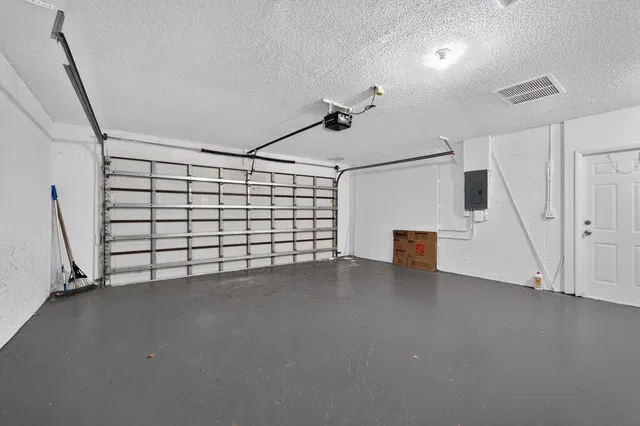 Residence photo 38